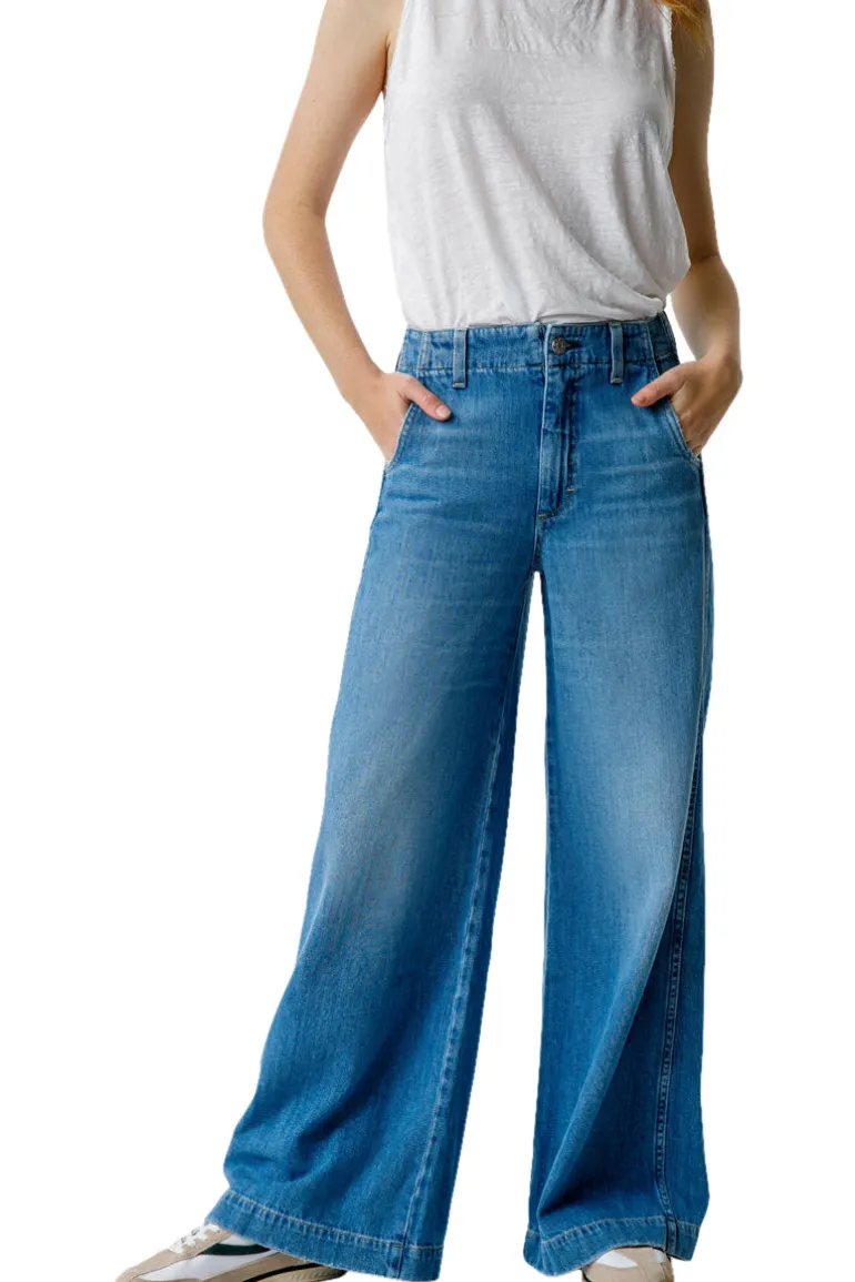 AMO Denim Edith Wide Leg in Amity