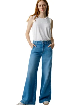 AMO Denim Edith Wide Leg in Amity