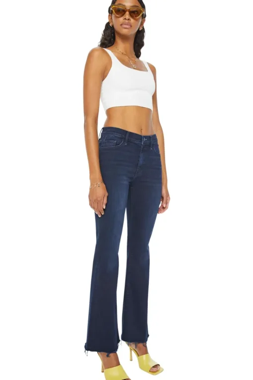 MOTHER Denim Weekender Fray in Chip on My Shoulder