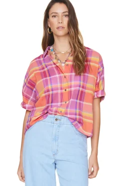 Xirena Teddy Shirt in Coral Blaze