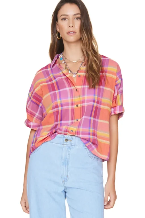 Xirena Teddy Shirt in Coral Blaze
